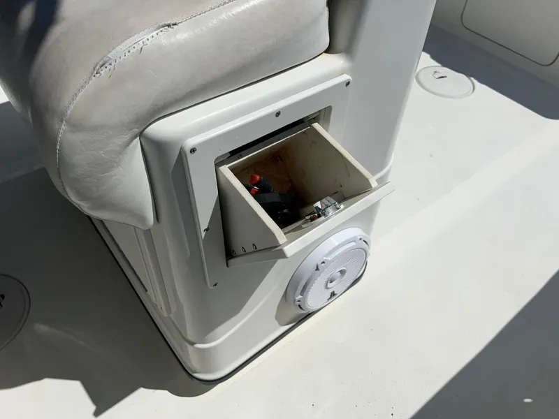 Slide: The Image of Triton 2895 CC 2003 - 50