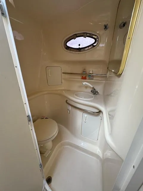 Slide: The Image of Sea Ray Sundancer 330 1999 - 11