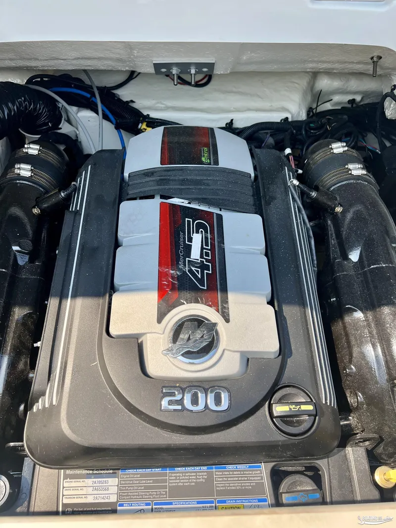 Slide: The Image of 2022 Sea Ray 190 Sport engine, 4.5L, 200 horsepower, detailed view. - 8