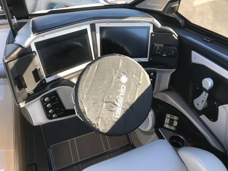 Centurion Ri245 2024 for Sale | MarineSource