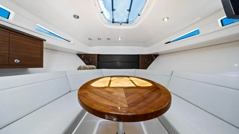 Slide: The Image of Boston Whaler 32 - O Sea D - Dinnette - 21