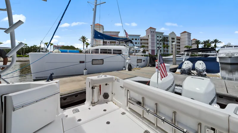 Slide: The Image of Boston Whaler 32 - O Sea D - Cockpit - 8