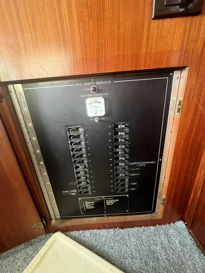 Slide: The Image of Hatteras 45 Convertible 1985 - 52