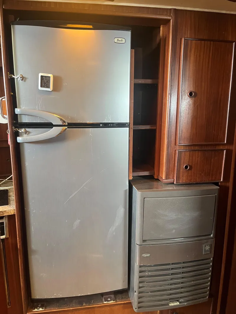 Slide: The Image of Hatteras 45 Convertible 1985 - 60