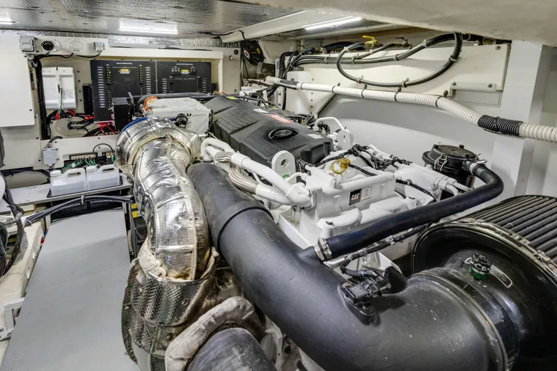 Slide: The Image of Sea Ray L550 Fly 2018 - 63