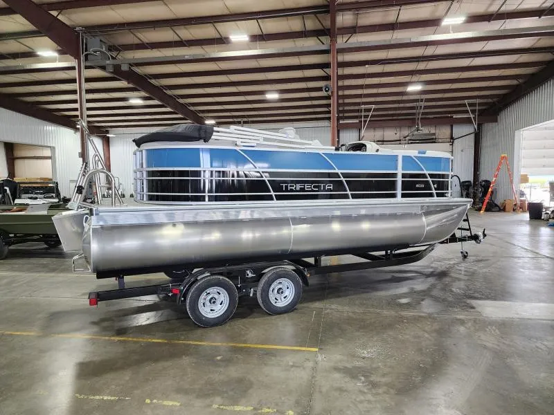 Slide: The Image of Trifecta 20RFLE25 2025 - 2