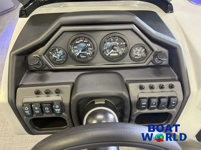 Slide: The Image of Bentley Pontoons Legacy 220 Swingback & Honda 4-Stroke EFI 2026 - 15