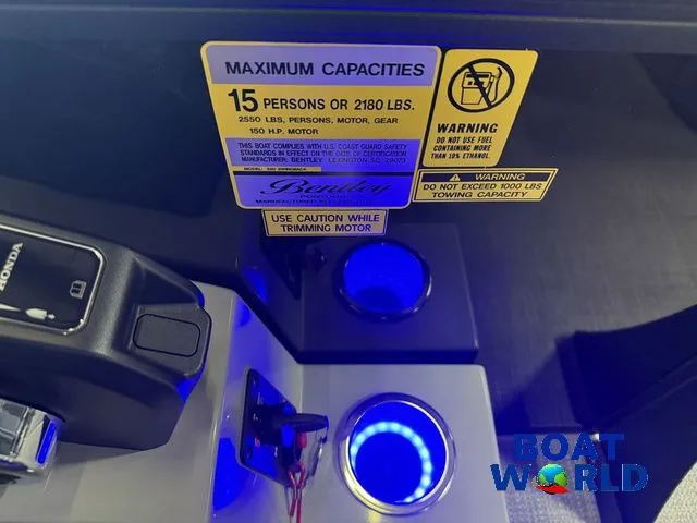 Slide: The Image of Bentley Pontoons Legacy 220 Swingback & Honda 4-Stroke EFI 2026 - 17