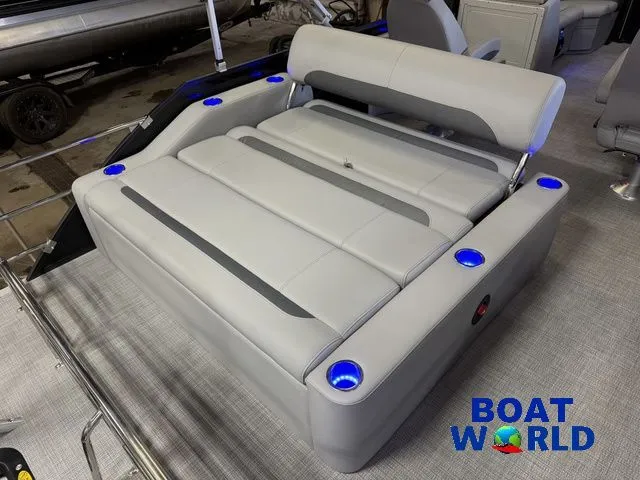 Slide: The Image of Bentley Pontoons Legacy 220 Swingback & Honda 4-Stroke EFI 2026 - 19