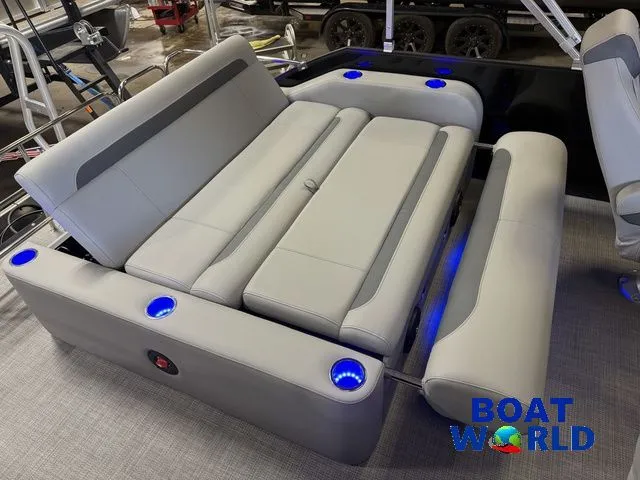 Slide: The Image of Bentley Pontoons Legacy 220 Swingback & Honda 4-Stroke EFI 2026 - 21