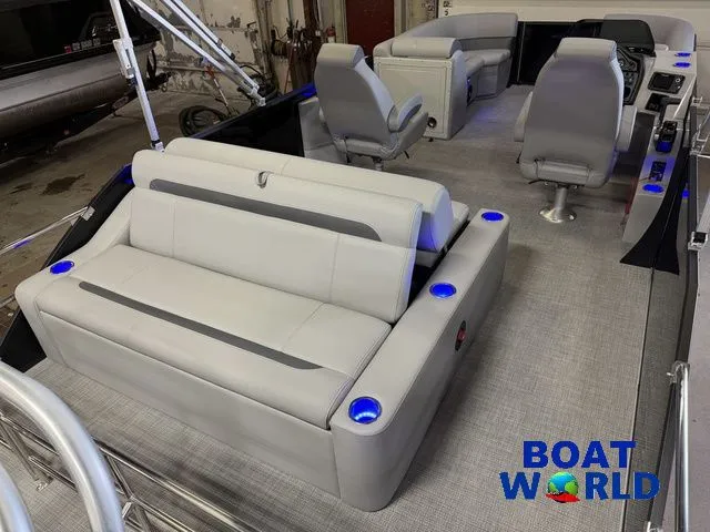 Slide: The Image of Bentley Pontoons Legacy 220 Swingback & Honda 4-Stroke EFI 2026 - 23