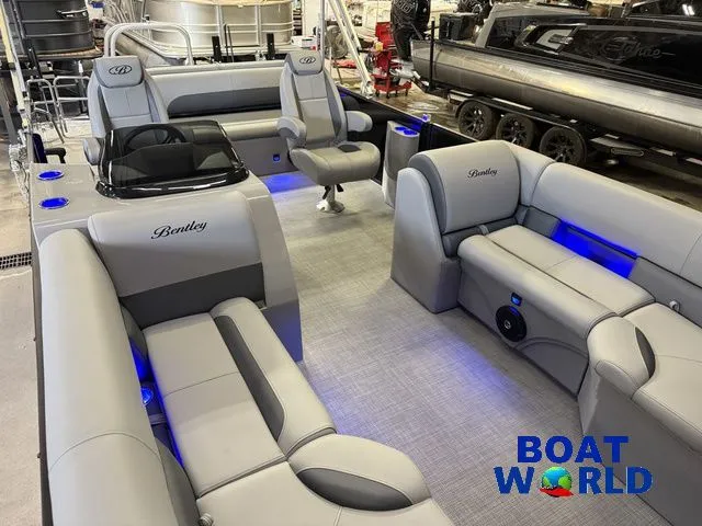 Slide: The Image of Bentley Pontoons Legacy 220 Swingback & Honda 4-Stroke EFI 2026 - 32