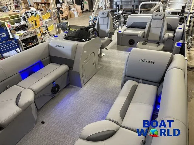 Slide: The Image of Bentley Pontoons Legacy 220 Swingback & Honda 4-Stroke EFI 2026 - 33