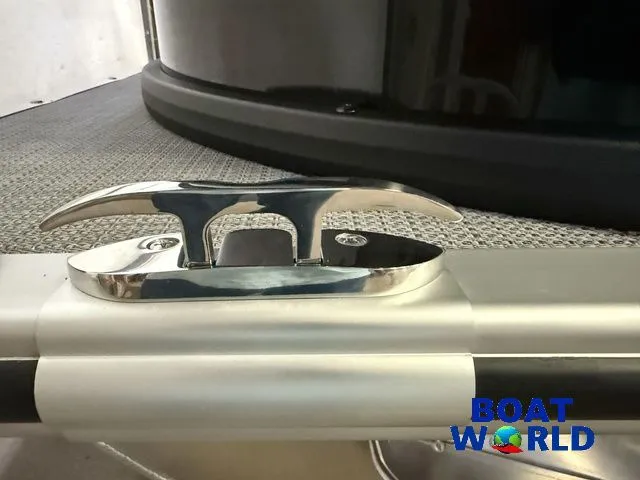 Slide: The Image of Bentley Pontoons Legacy 220 Swingback & Honda 4-Stroke EFI 2026 - 37