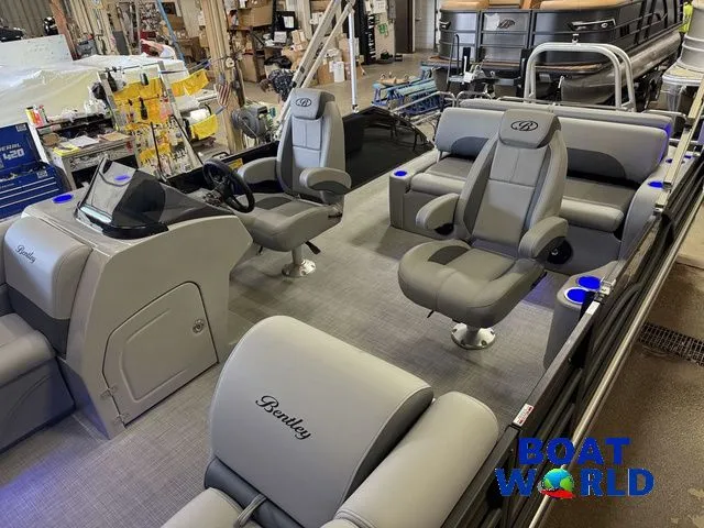 Slide: The Image of Bentley Pontoons Legacy 220 Swingback & Honda 4-Stroke EFI 2026 - 4