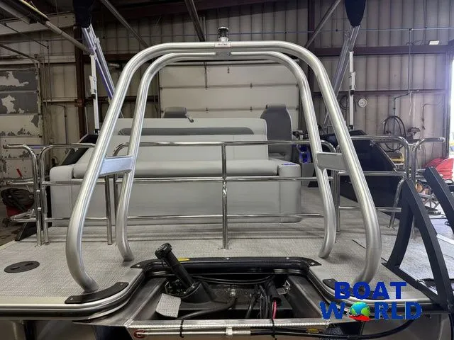 Slide: The Image of Bentley Pontoons Legacy 220 Swingback & Honda 4-Stroke EFI 2026 - 41