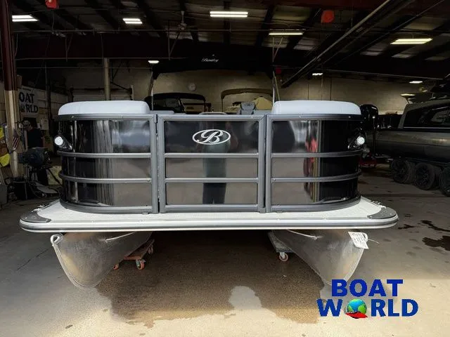 Slide: The Image of Bentley Pontoons Legacy 220 Swingback & Honda 4-Stroke EFI 2026 - 45