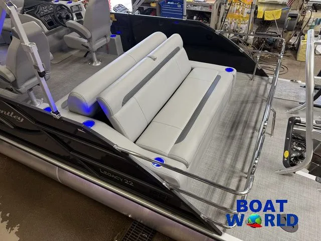 Slide: The Image of Bentley Pontoons Legacy 220 Swingback & Honda 4-Stroke EFI 2026 - 5