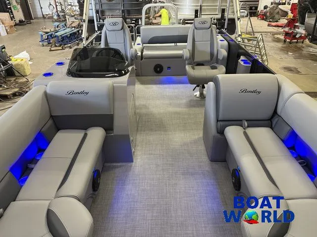 Slide: The Image of Bentley Pontoons Legacy 220 Swingback & Honda 4-Stroke EFI 2026 - 8