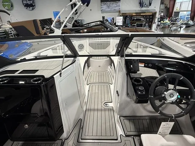 Slide: The Image of Yamaha 222S 2025 - 13