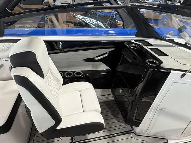 Slide: The Image of Yamaha 222S 2025 - 15