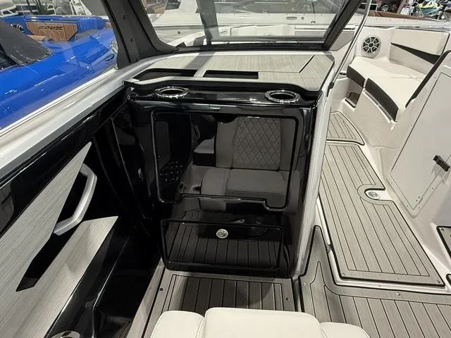 Slide: The Image of Yamaha 222S 2025 - 16