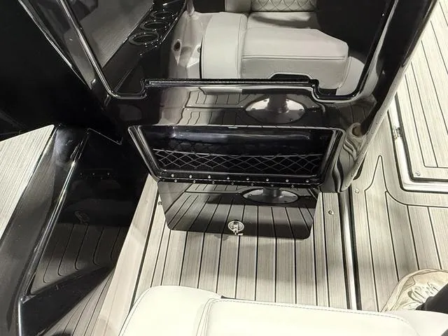 Slide: The Image of Yamaha 222S 2025 - 17