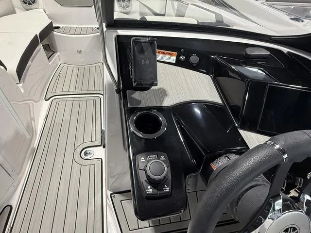 Slide: The Image of Yamaha 222S 2025 - 23