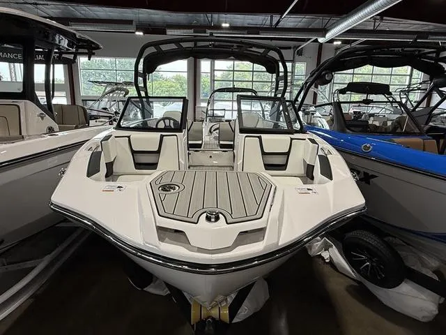 Slide: The Image of Yamaha 222S 2025 - 3