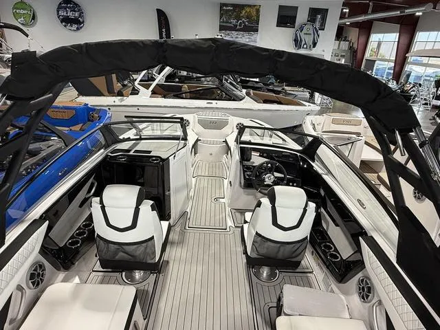 Slide: The Image of Yamaha 222S 2025 - 12