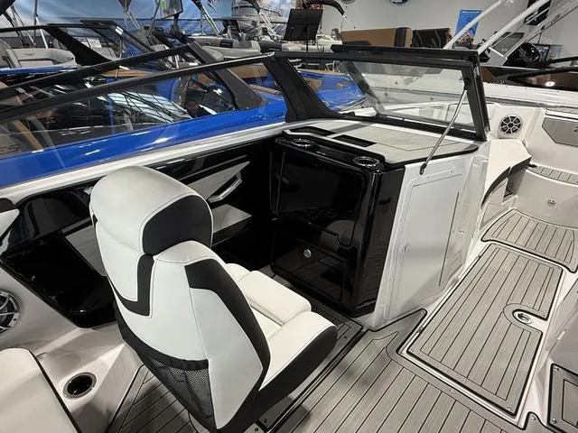 Slide: The Image of Yamaha 222S 2025 - 14