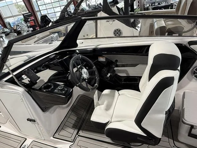 Slide: The Image of Yamaha 222S 2025 - 21