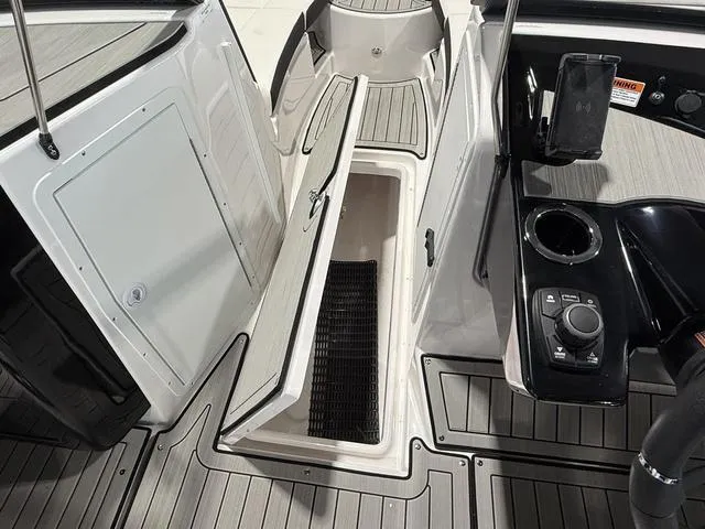 Slide: The Image of Yamaha 222S 2025 - 27