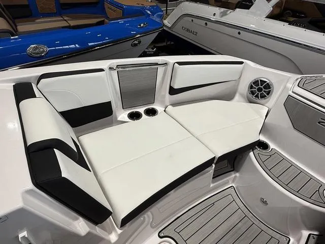 Slide: The Image of Yamaha 222S 2025 - 30