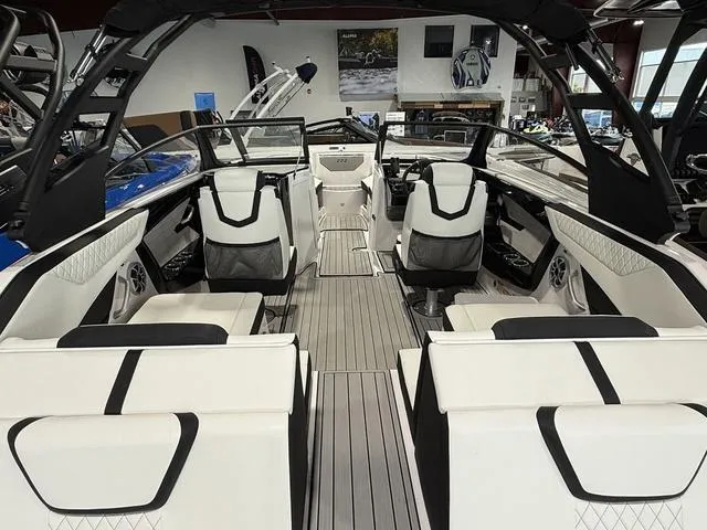 Slide: The Image of Yamaha 222S 2025 - 5