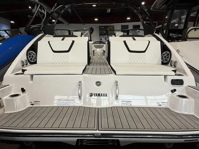 Slide: The Image of Yamaha 222S 2025 - 4