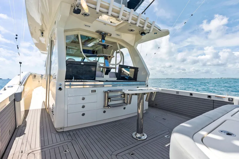 Slide: The Image of 2022 Scout LXF boat deck with modern amenities and ocean view. - 42