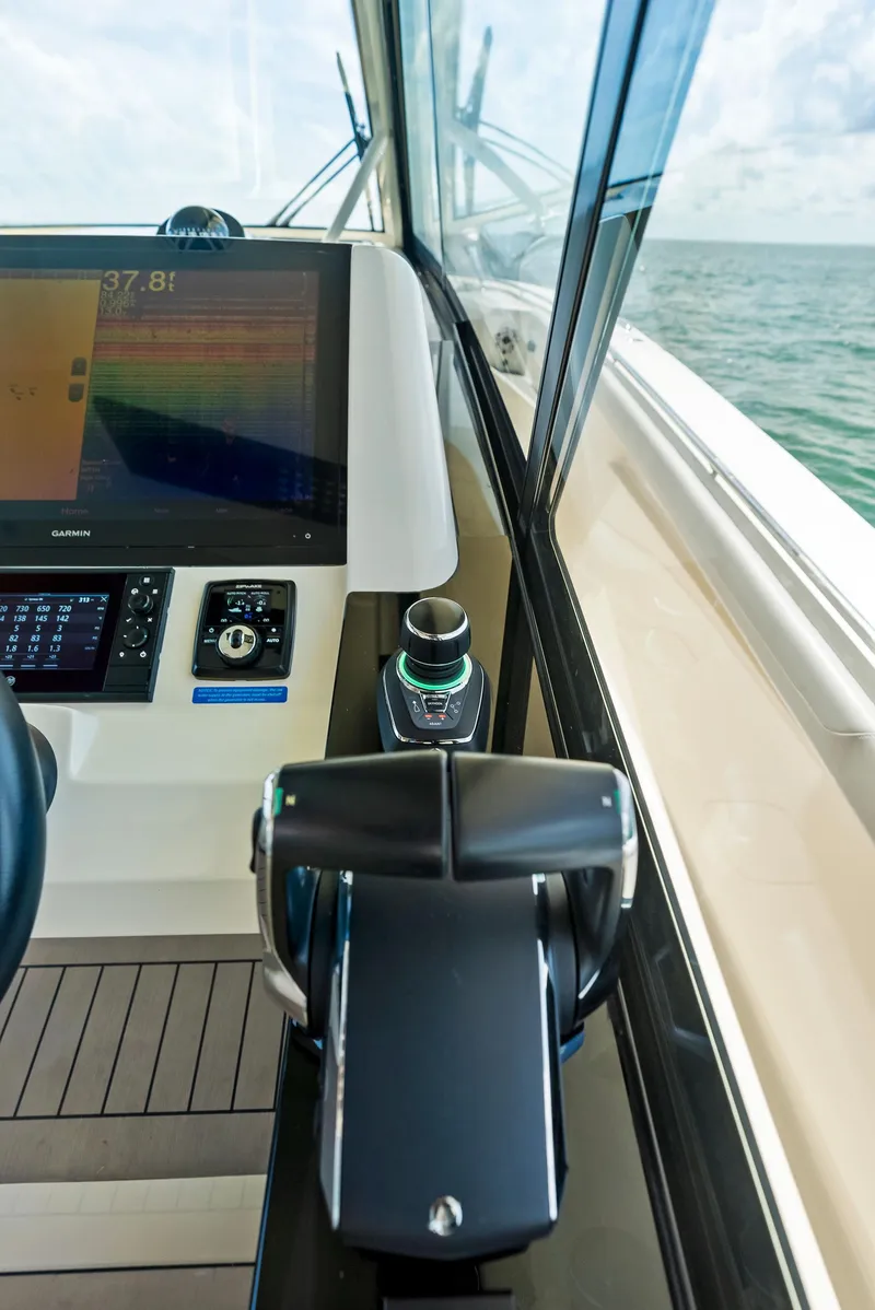 Slide: The Image of Scout 530 LXF 2022 - 60