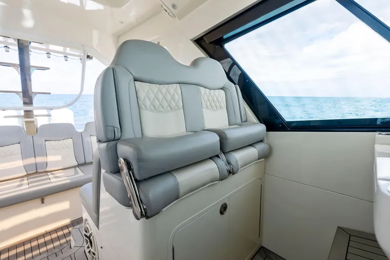 Slide: The Image of Scout 530 LXF 2022 - 61