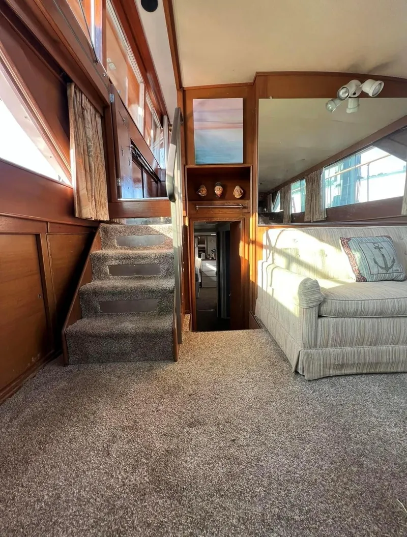 Slide: The Image of companionway from aft deck - 16