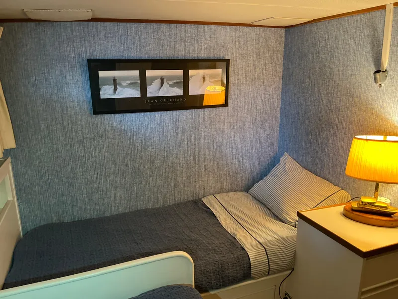Slide: The Image of guest stateroom berth - 32