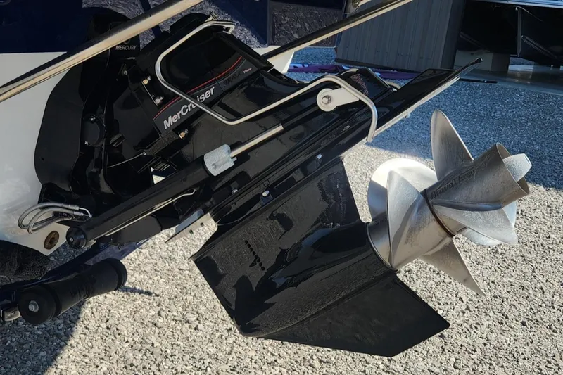 Slide: The Image of Ebbtide 2700 Cuddy Bow Rider 2009 - 15