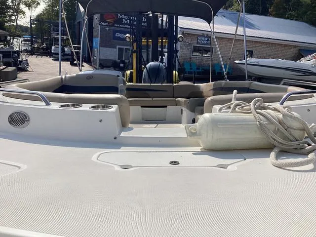 Slide: The Image of Hurricane SS201ob 2023 - 5