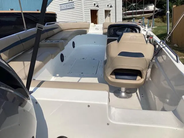 Slide: The Image of Hurricane SS201ob 2023 - 6