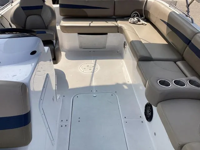 Slide: The Image of Hurricane SS201ob 2023 - 9