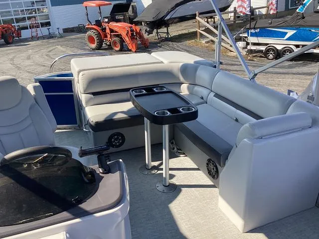 Slide: The Image of Godfrey SW2386C 2022 - 10