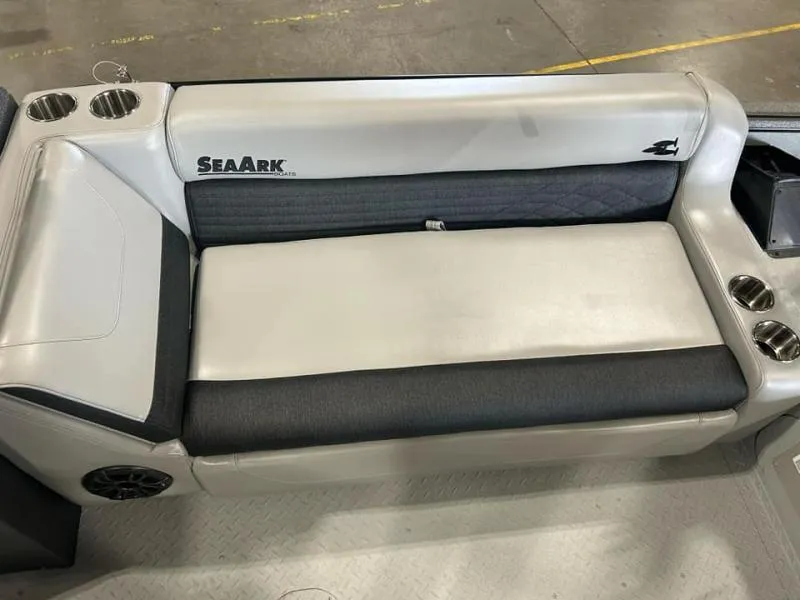 Slide: The Image of SeaArk EasyCat 2025 - 5