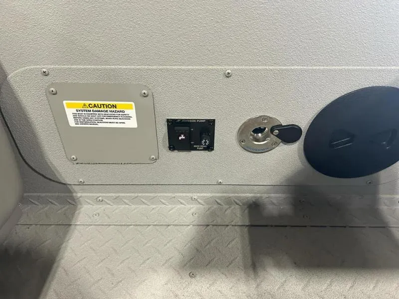 Slide: The Image of SeaArk EasyCat 2025 - 7