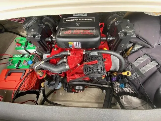 Slide: The Image of Volvo Penta 4.3GL engine in 2004 Glastron 185 GX boat. - 7