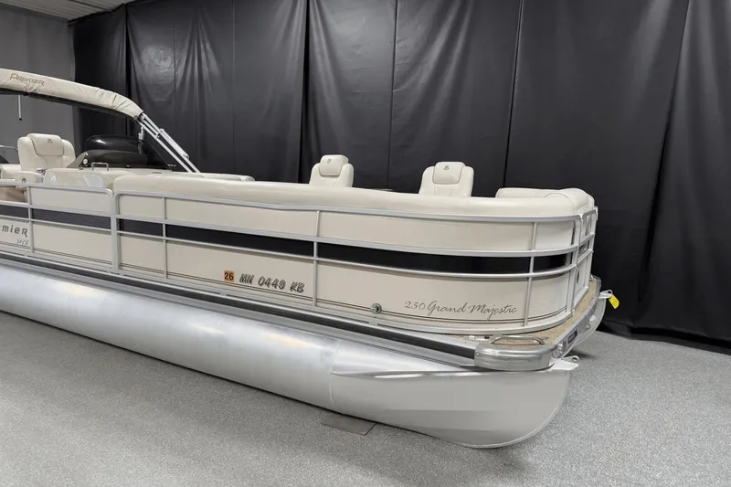 Slide: The Image of Premier 250 Grand Majestic 2006 - 4